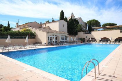 Piscine de plein air chauffée d'avril à septembre