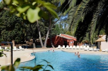 Piscine extérieure en libre accès selon météo