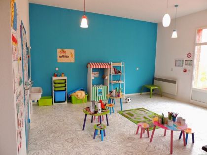 L'espace de jeu pour enfants de la résidence Le Domaine de Bacchus